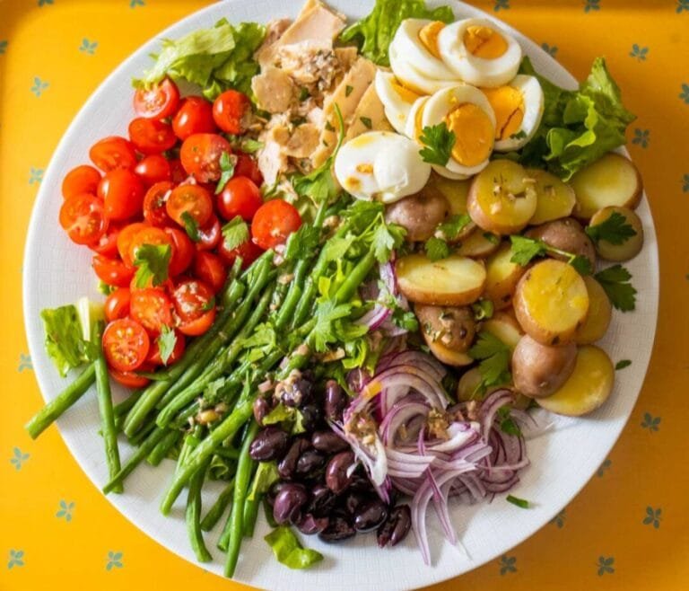 Salade Nicoise: Healthy Mediterranean Salad